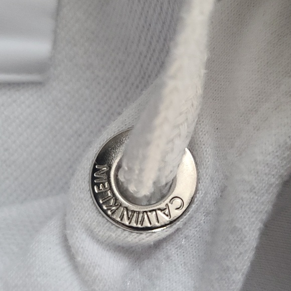 Calvin Klein Women's White Monogram Logo Cropped Hoodie(Sz S/M) - Picture 6 of 10